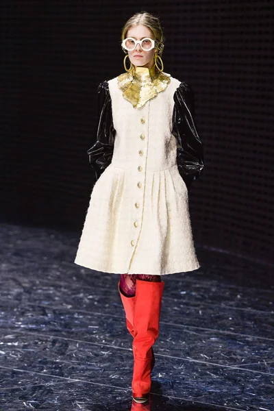 Look 75